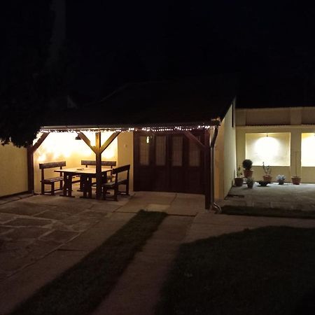 Apartman Ady 6 Senta Exterior foto